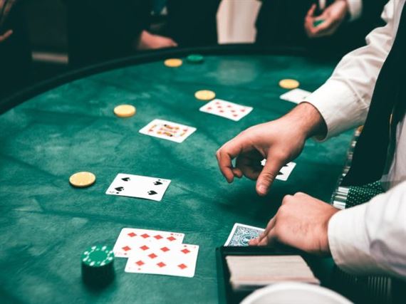 Patience Pays: The Winning Edge in Poker with Discipline and Control