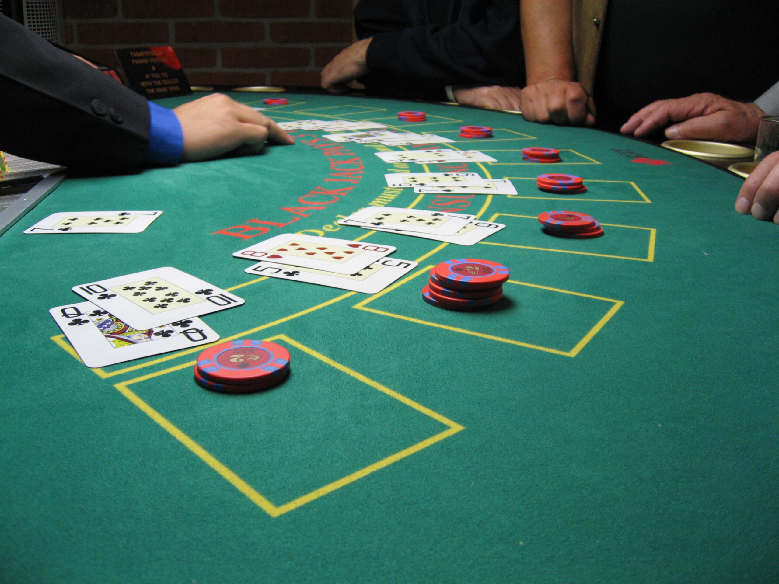 Doubling Down and Splitting: Advanced Strategies for Seasoned Blackjack Players